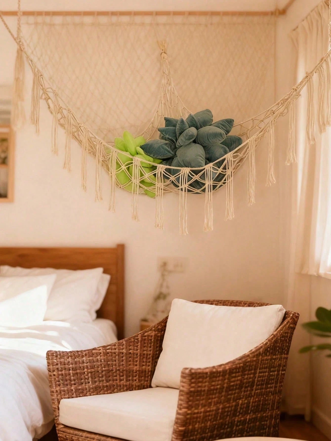 1PC Large Boho Stuffed Animal Storage Hammock, Corner Hanging Plush Toy Organizer Net, Decorative Mesh Toy Storage Holder with Tassel Design & Hanging Hooks, Space-Saving Bedroom Wall Decor for Kids, Nursery & Playroom