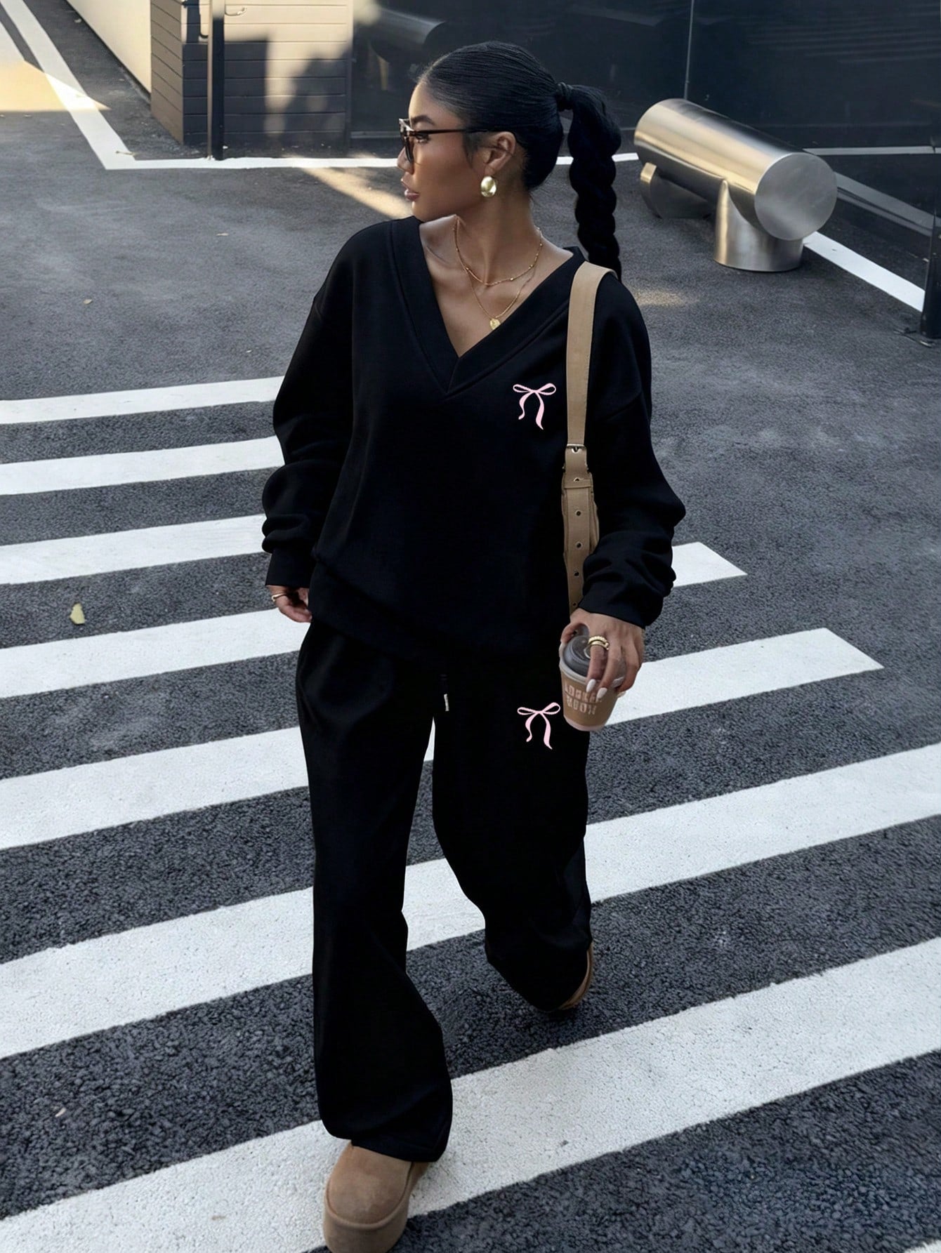 Women’s 2-Piece Bow Decor Sweatshirt & Sweatpants Set – V-Neck Oversized Casual Tracksuit (Autumn/Winter)