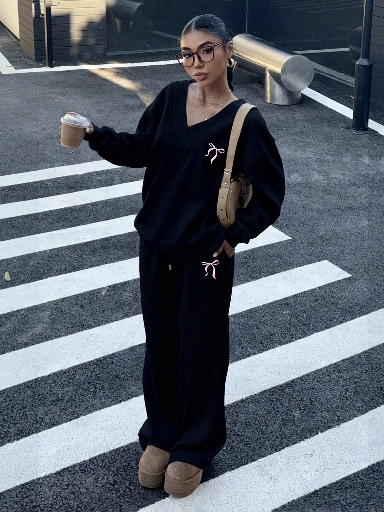Women’s 2-Piece Bow Decor Sweatshirt & Sweatpants Set – V-Neck Oversized Casual Tracksuit (Autumn/Winter)