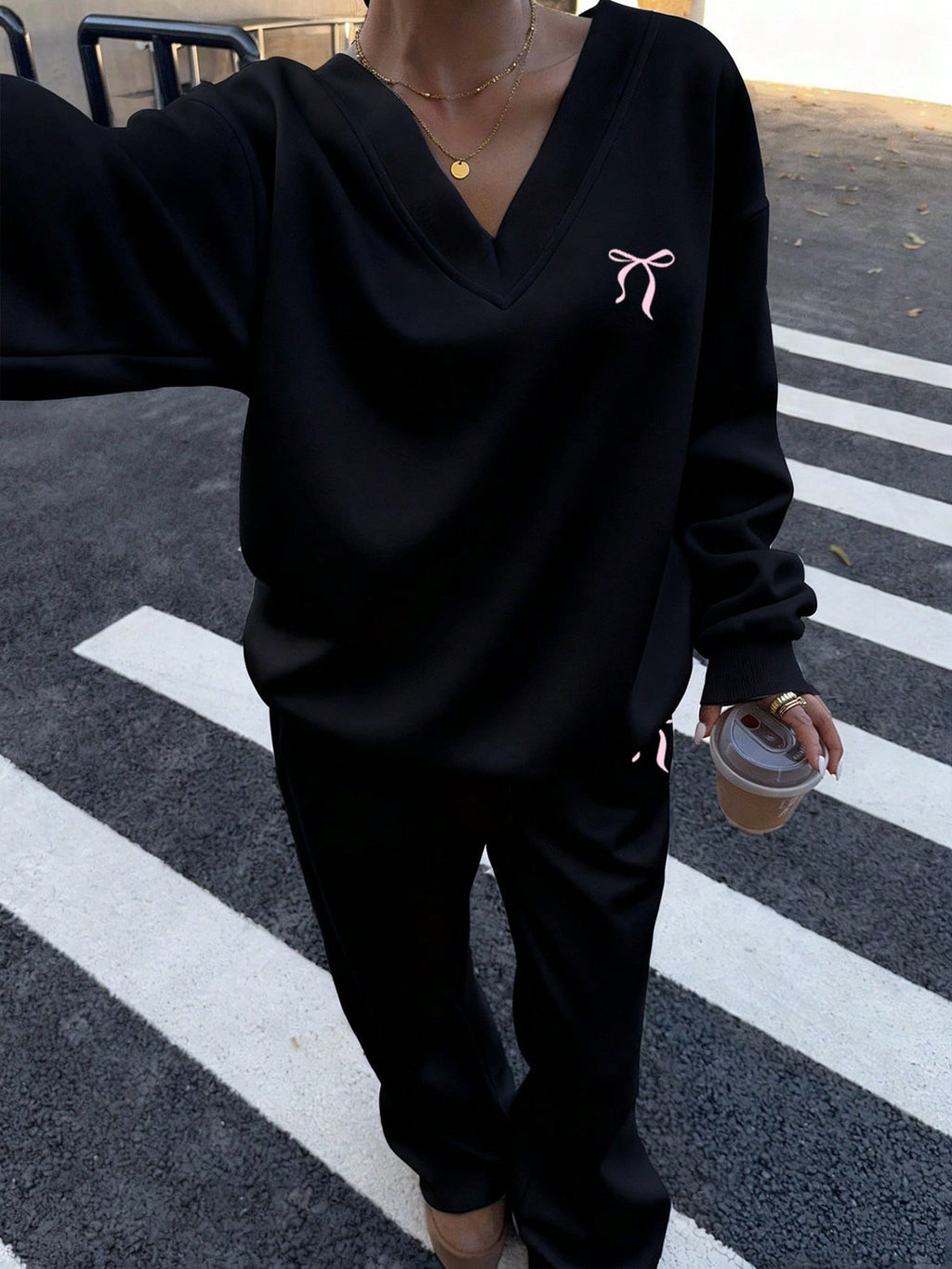 Women’s 2-Piece Bow Decor Sweatshirt & Sweatpants Set – V-Neck Oversized Casual Tracksuit (Autumn/Winter)