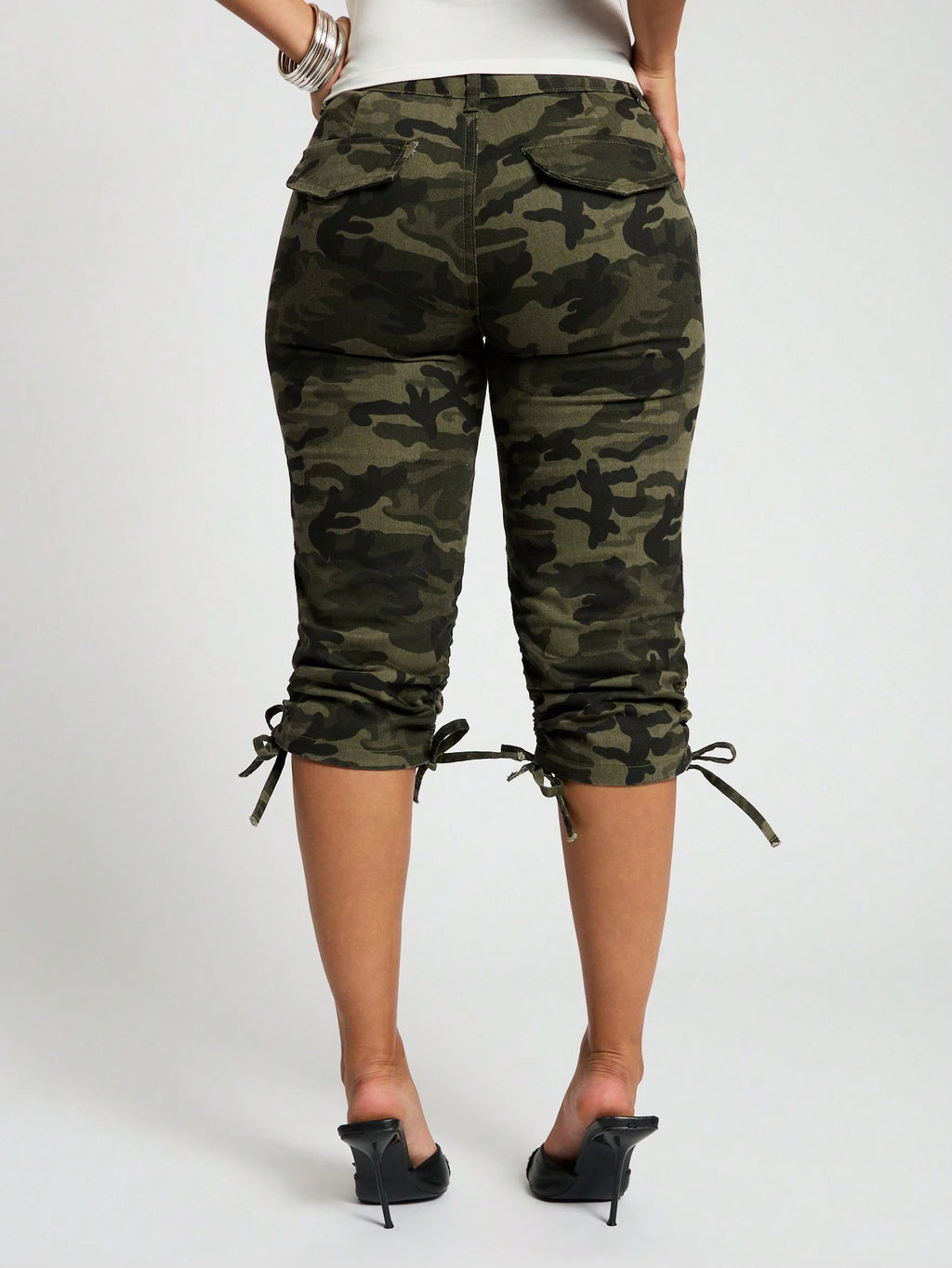 Women’s Adjustable Waist Cargo Capri Pants – High Waisted Mid-Length Casual Outdoor Utility Trousers