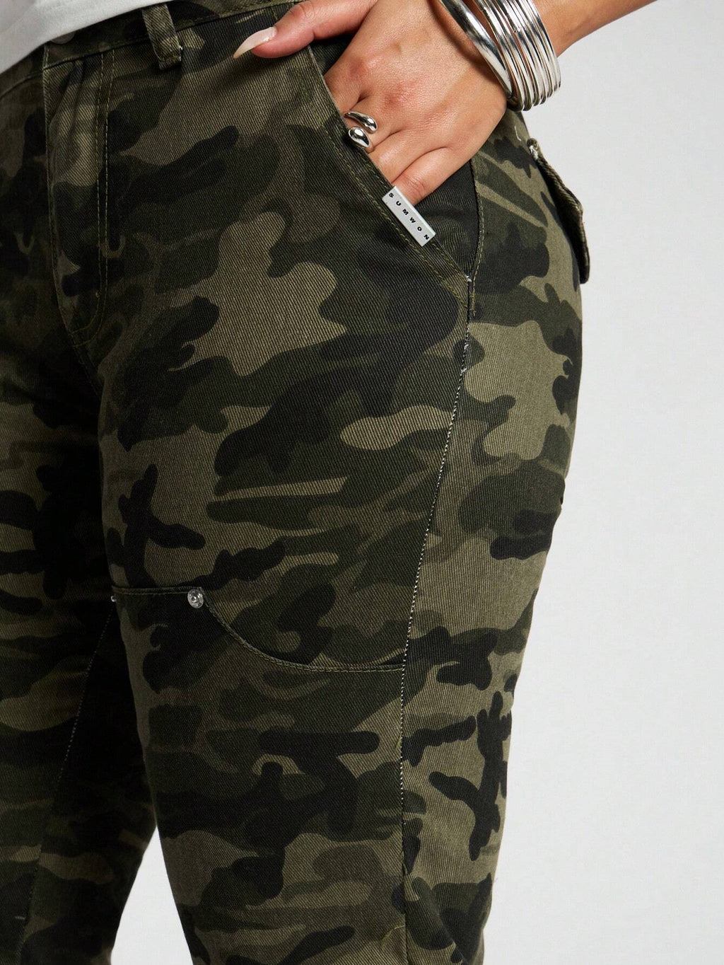 Women’s Adjustable Waist Cargo Capri Pants – High Waisted Mid-Length Casual Outdoor Utility Trousers