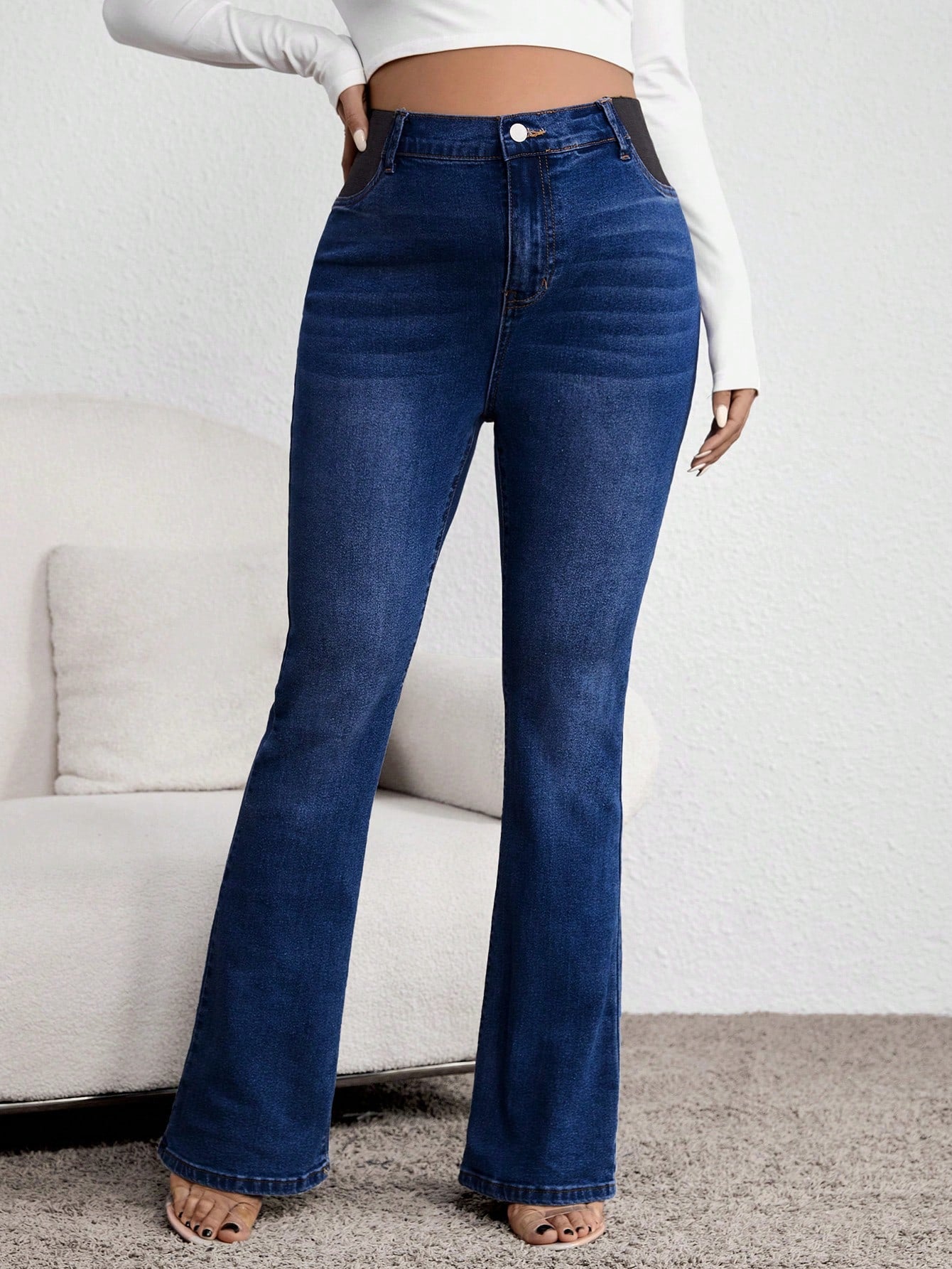 Maternity Flared Jeans with Pockets – Comfortable Casual Stretch Denim Pants for Pregnancy