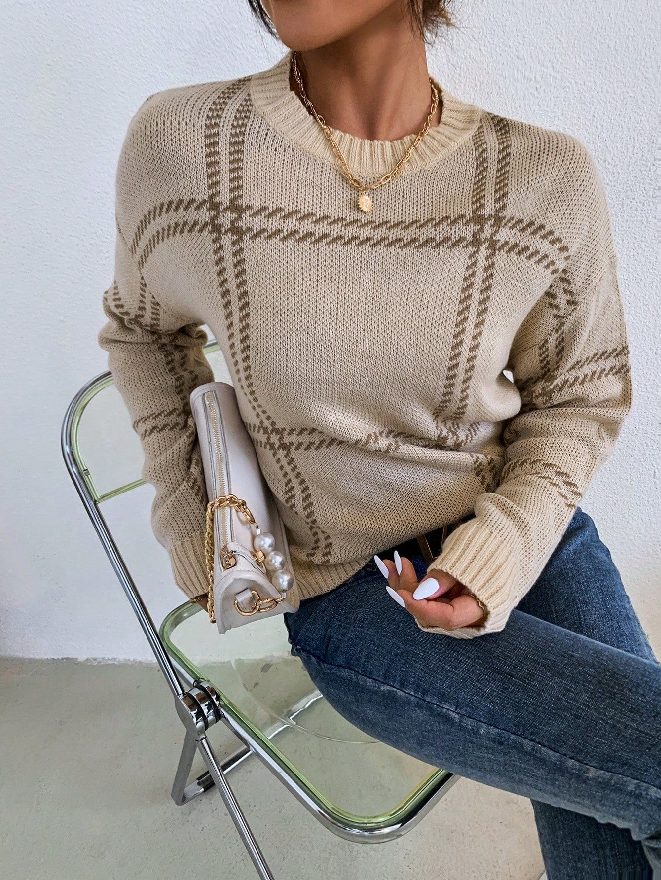 Women’s Plaid Drop Shoulder Sweater – Crew Neck Long Sleeve Casual Pullover Knit Top