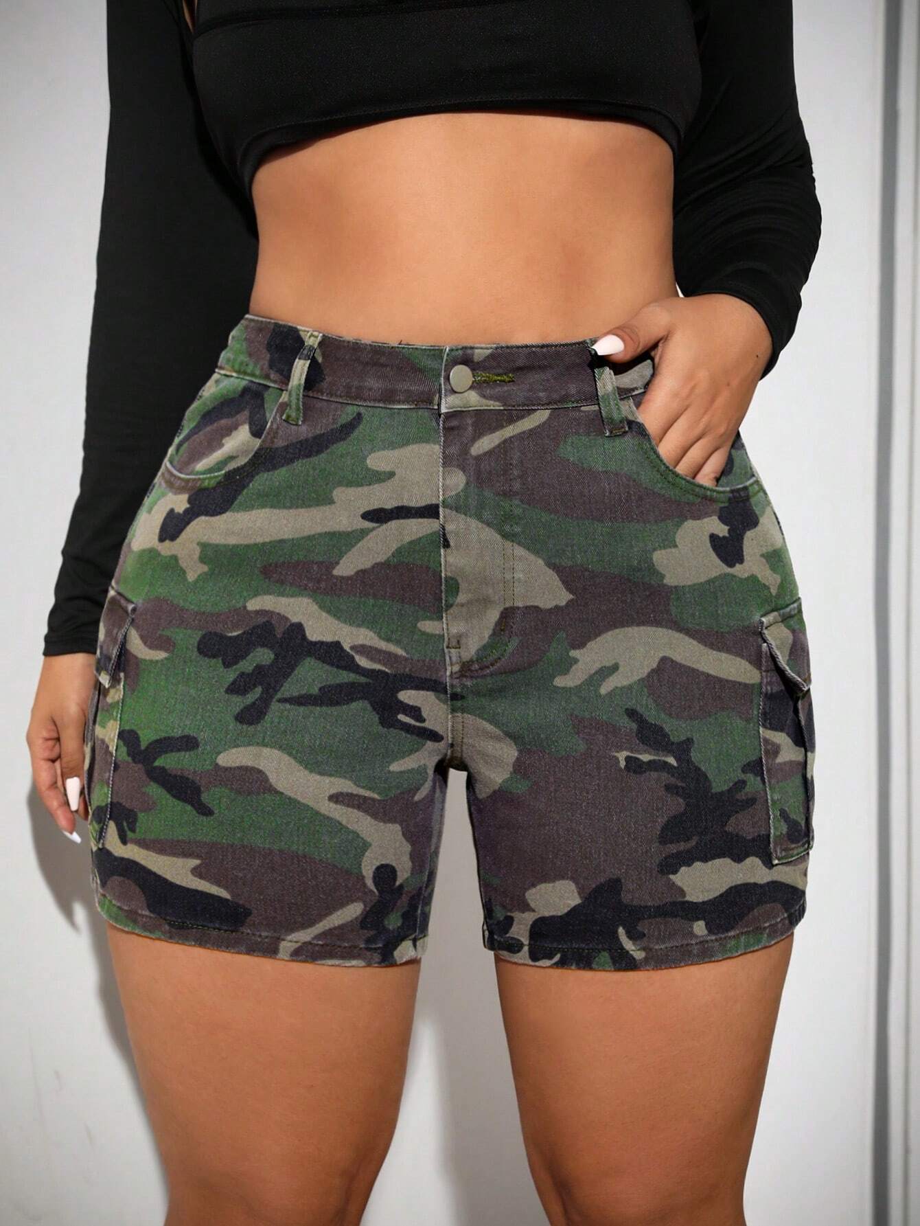 Plus Size Women’s Camouflage Denim Shorts – Elastic Waist Skinny Fit Casual Summer Shorts