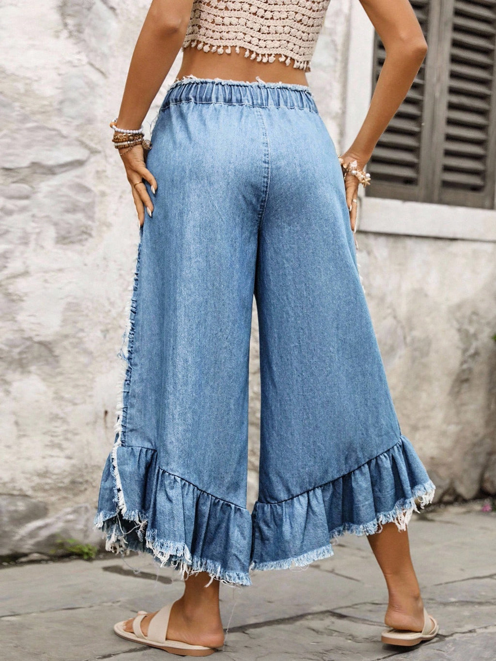 Plus Size Women’s Frayed Hem Jeans – Casual High-Waisted Denim – All-Season Comfortable Fit