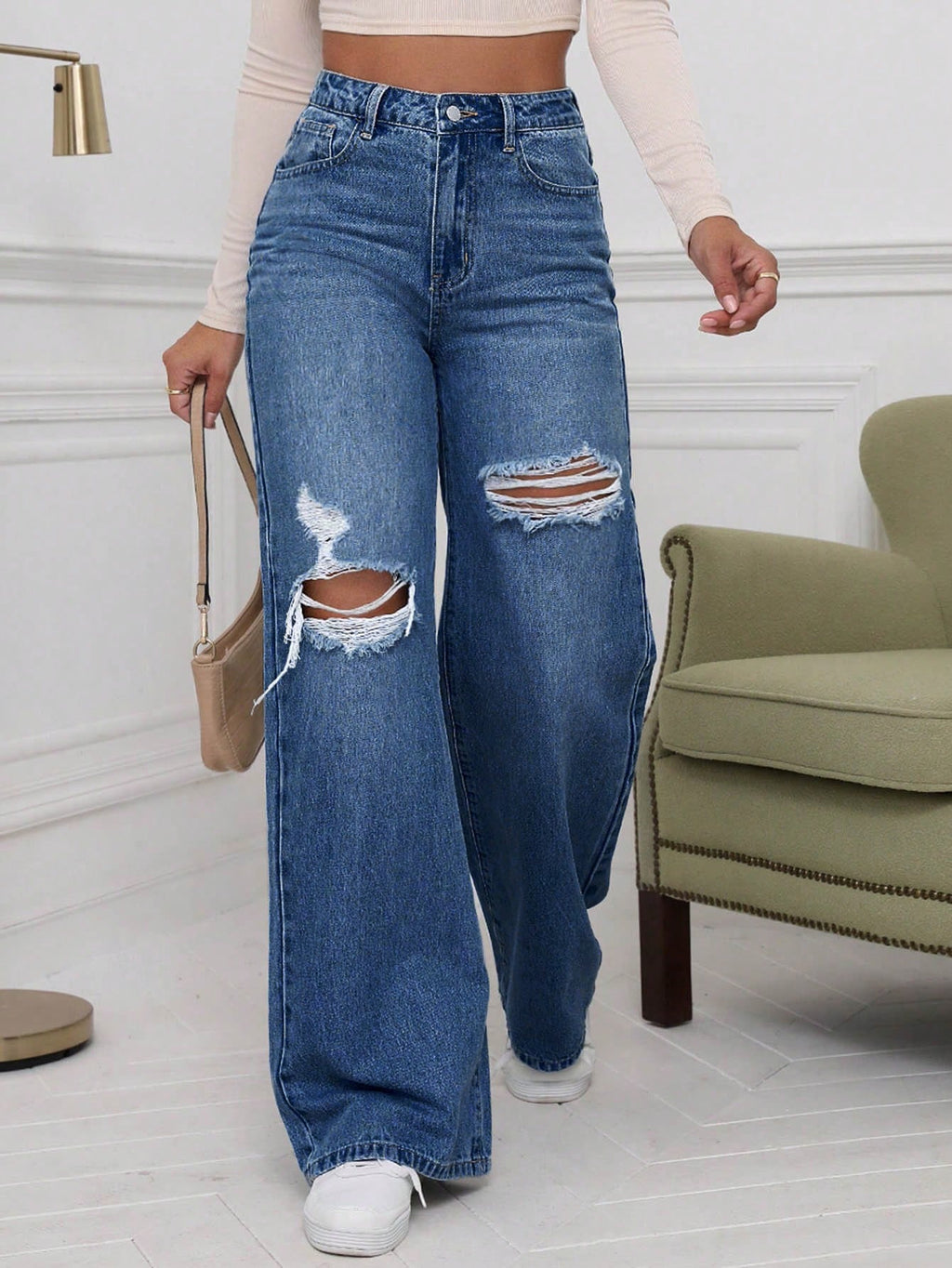 Plus Size Women’s Distressed Straight Leg Jeans – High Waisted Casual Denim with Pockets – Relaxed Everyday Fit