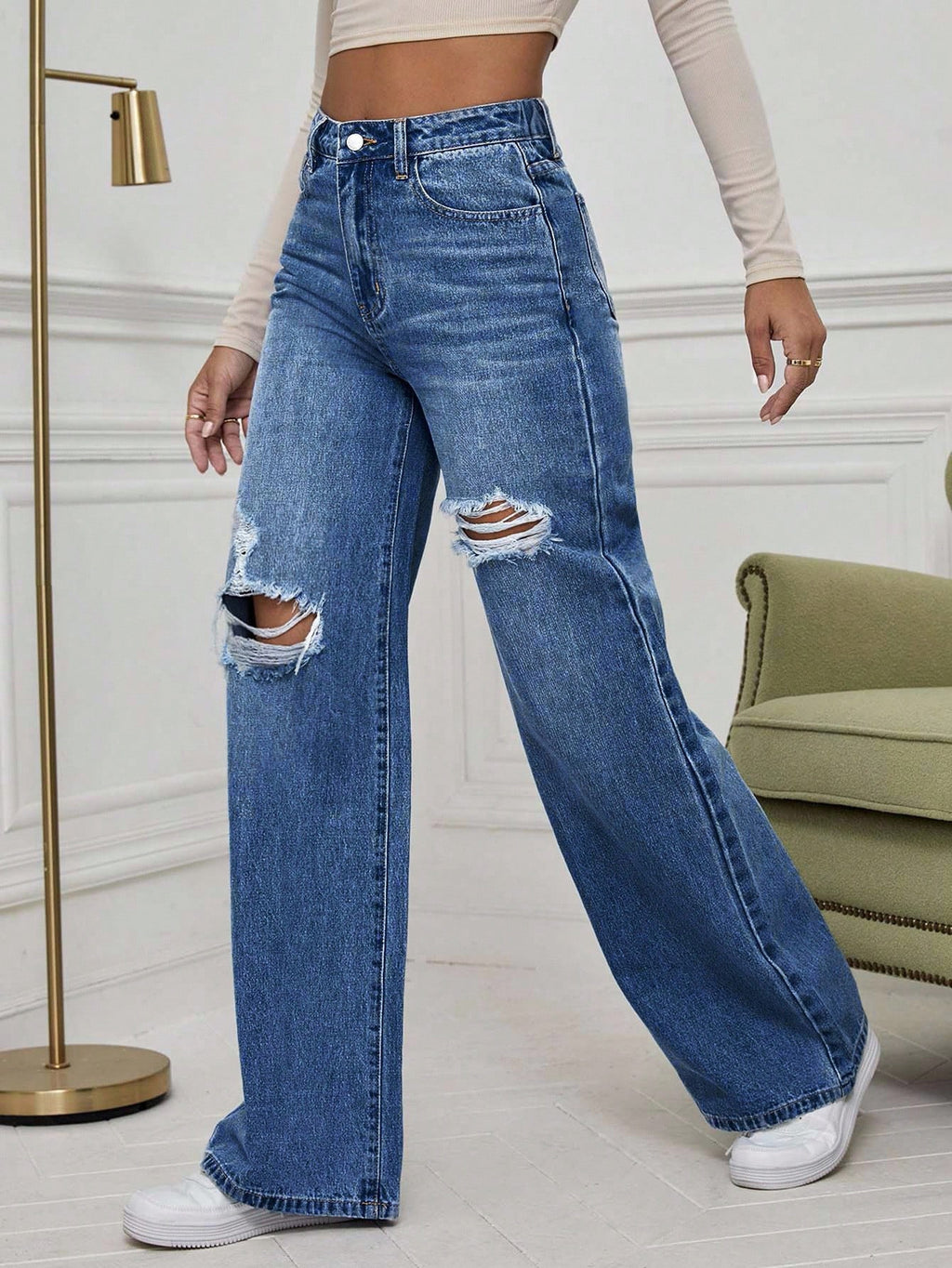 Plus Size Women’s Distressed Straight Leg Jeans – High Waisted Casual Denim with Pockets – Relaxed Everyday Fit