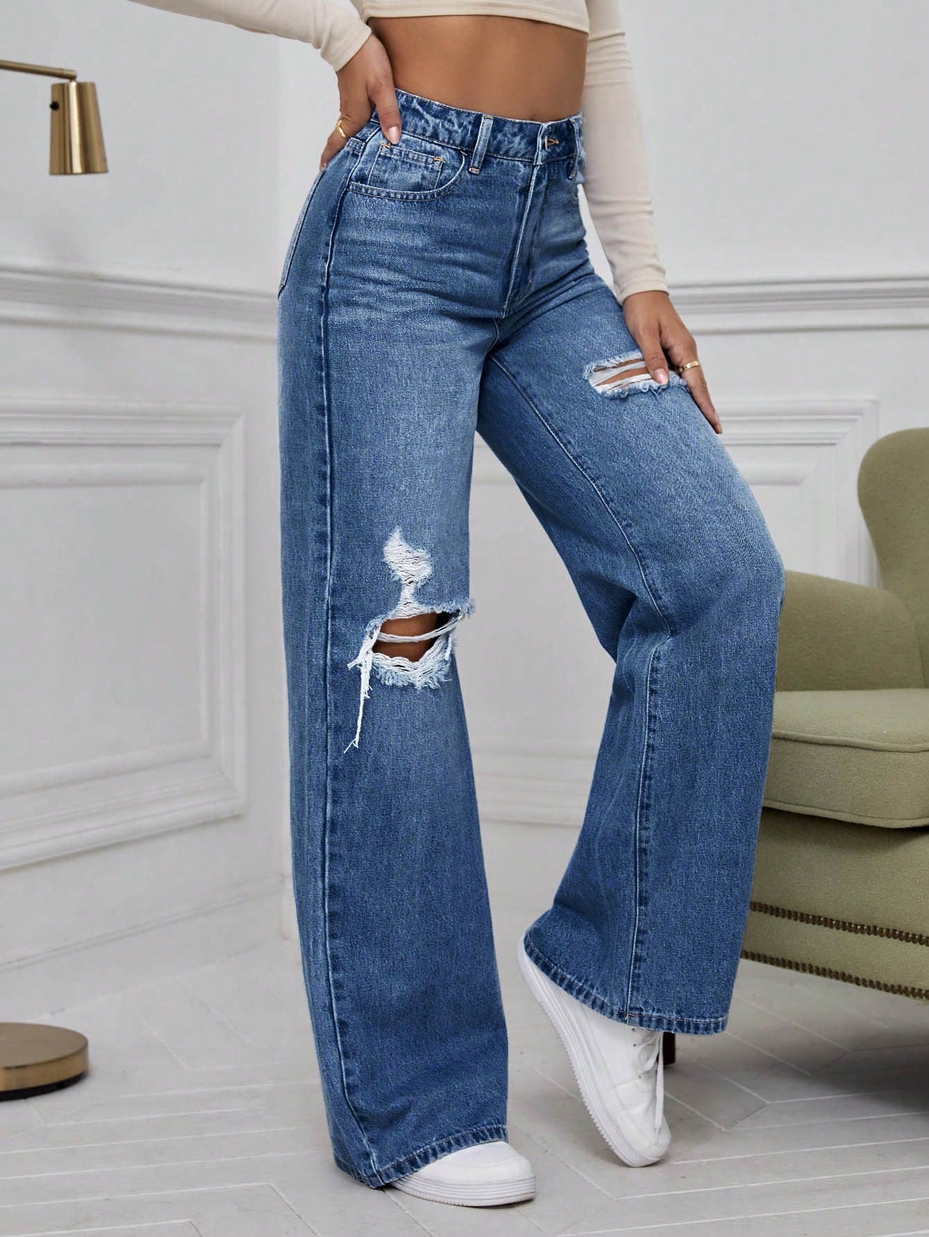 Plus Size Women’s Distressed Straight Leg Jeans – High Waisted Casual Denim with Pockets – Relaxed Everyday Fit