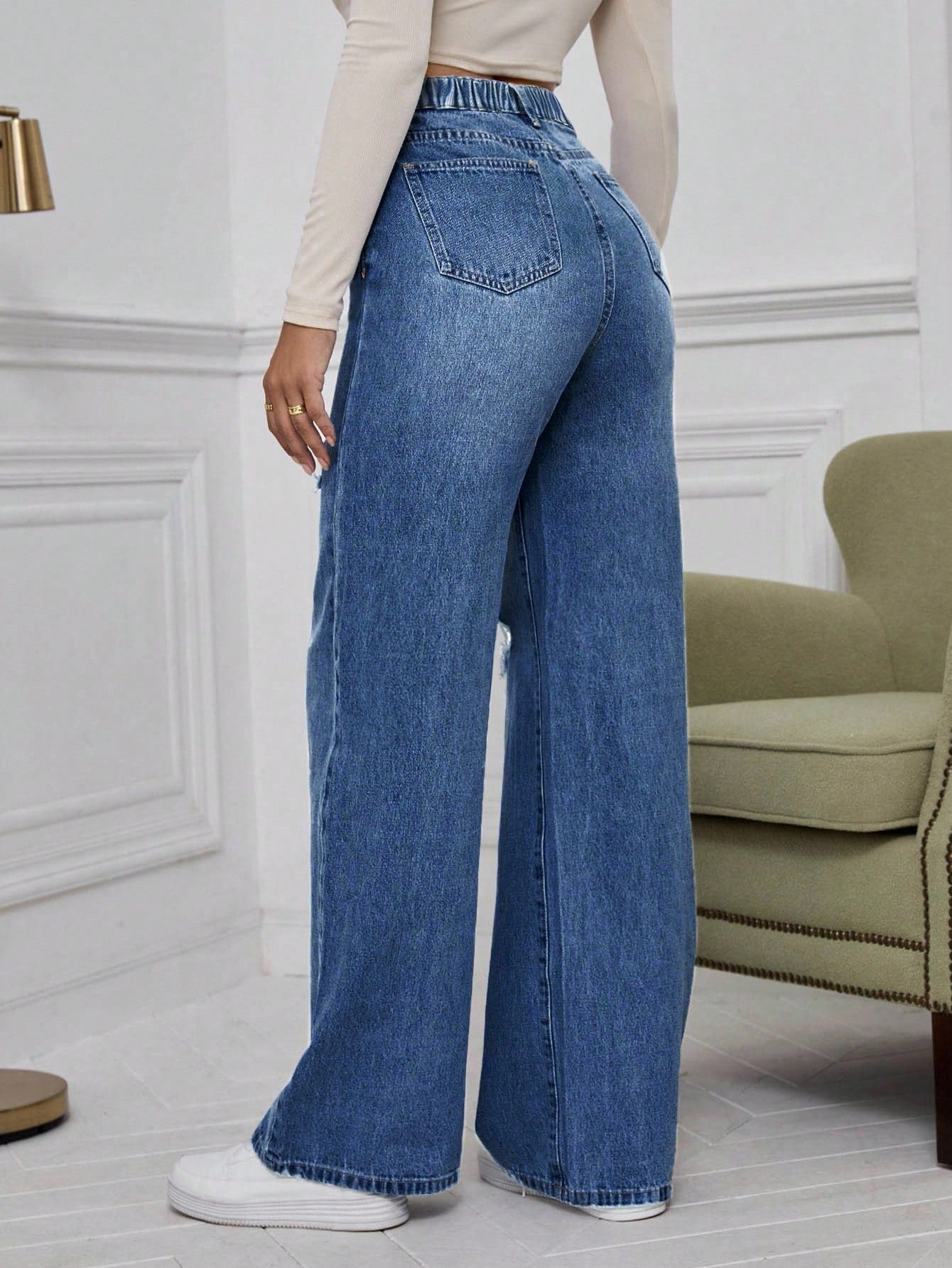 Plus Size Women’s Distressed Straight Leg Jeans – High Waisted Casual Denim with Pockets – Relaxed Everyday Fit