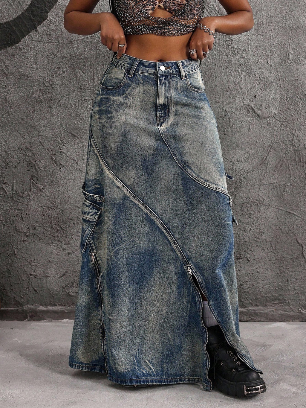 Plus Size Women’s Denim Maxi Skirt – High Waisted Long Jean Skirt with Utility Pockets