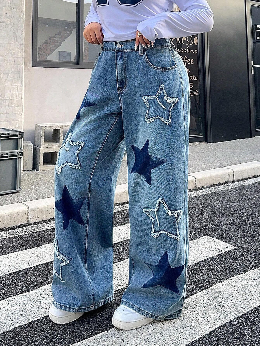 Plus Size Washed Star Patch Jeans – Color Block Frayed Hem Y2K Denim Pants for Women