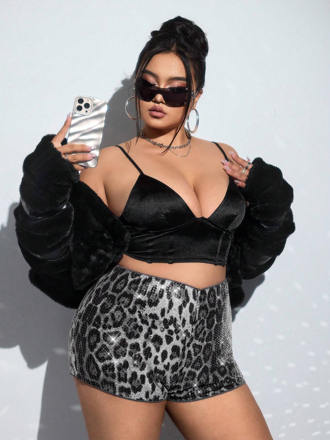 Plus Size Sparkling Leopard Print Mini Shorts – Y2K Glam Summer Shorts for Women