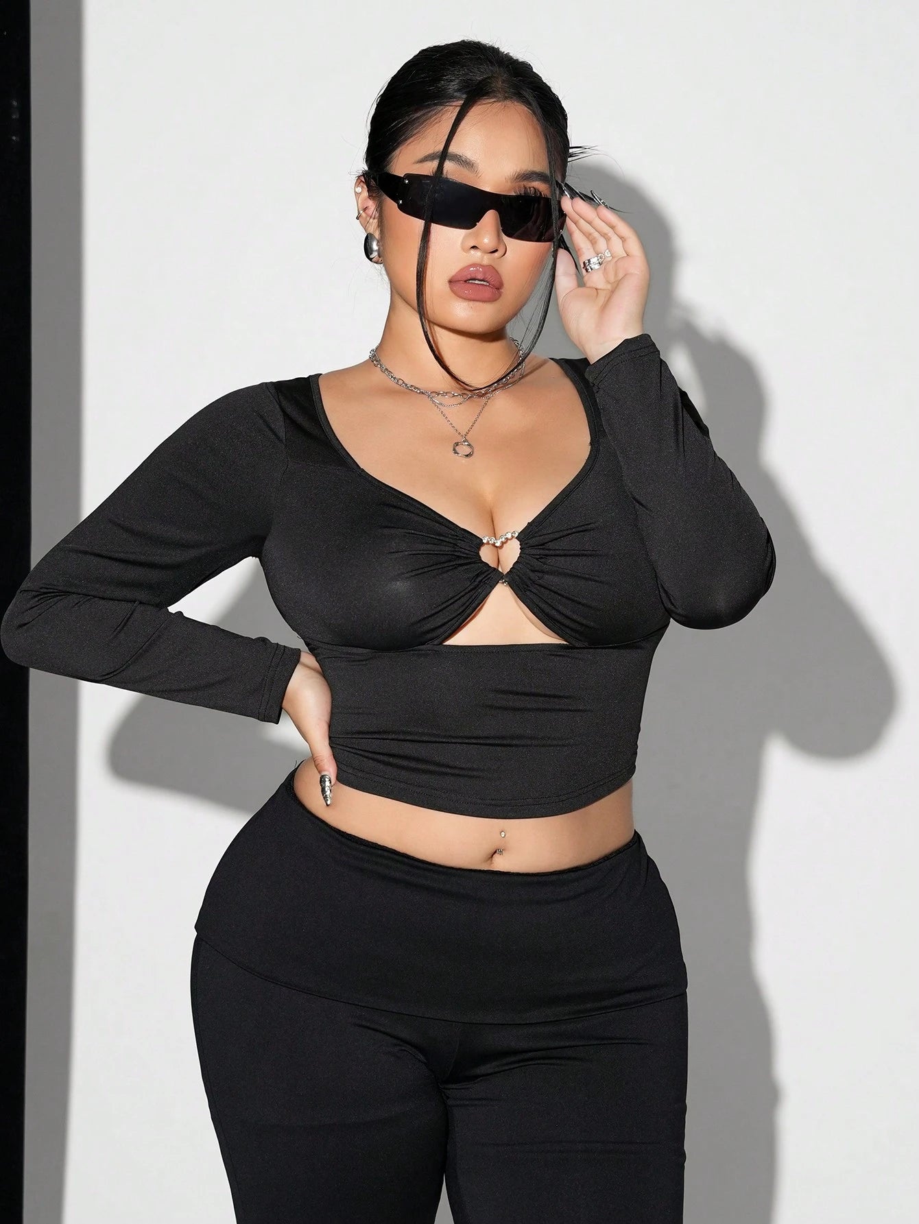 Plus Size Black Mesh Cutout Long Sleeve Top – Heart Rhinestone Slim Fit Y2K Shirt for Women