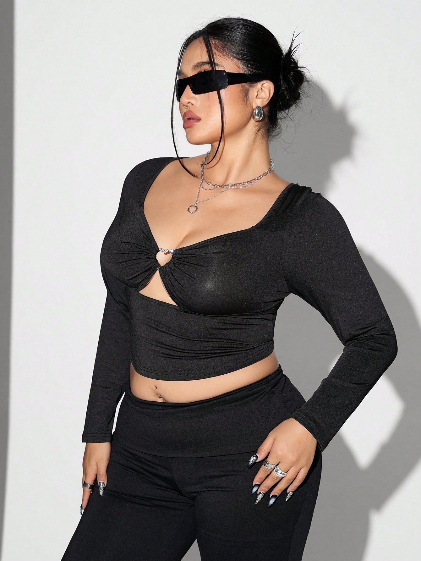 Plus Size Black Mesh Cutout Long Sleeve Top – Heart Rhinestone Slim Fit Y2K Shirt for Women