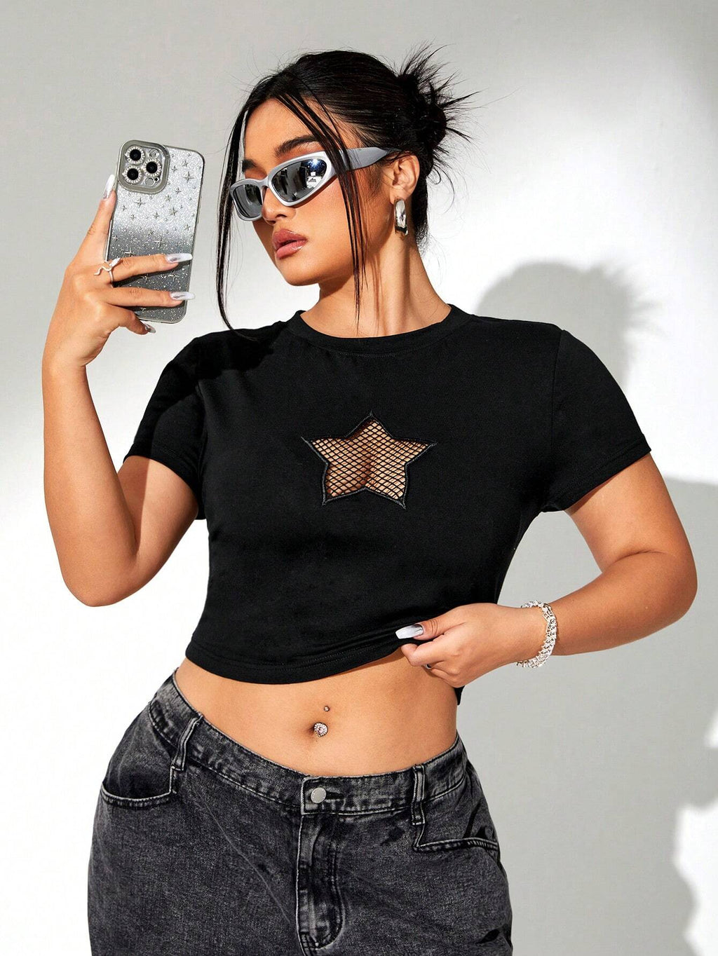 SHEIN ICON Plus Size Hollow Out Star Pattern Cropped T-Shirt – Trendy Summer Streetwear Top for Women
