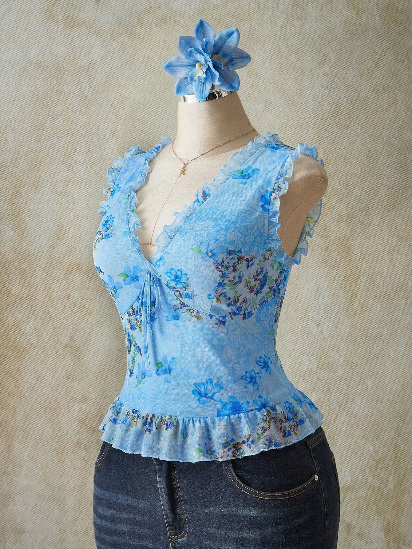 Plus Size Pink Paisley Mesh Camisole – Y2K Retro V-Neck Ruffle Hem Summer Top for Women