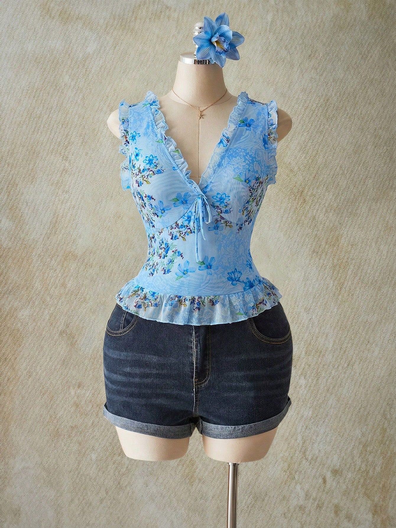 Plus Size Pink Paisley Mesh Camisole – Y2K Retro V-Neck Ruffle Hem Summer Top for Women