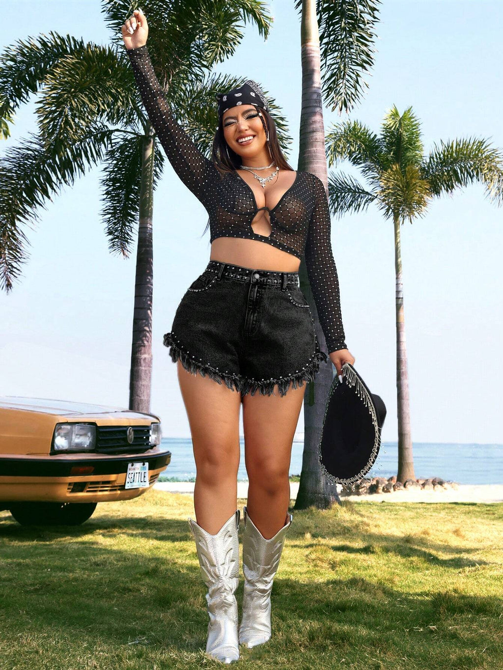 Plus Size Rivet Denim Shorts – Sexy High Waist Fashion Jean Shorts for Women