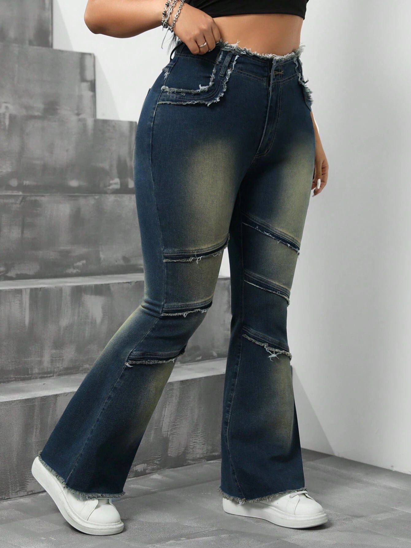 Plus Size Slim Fit Flared Jeans – Frayed Hem Y2K Stretch Denim Pants for Women