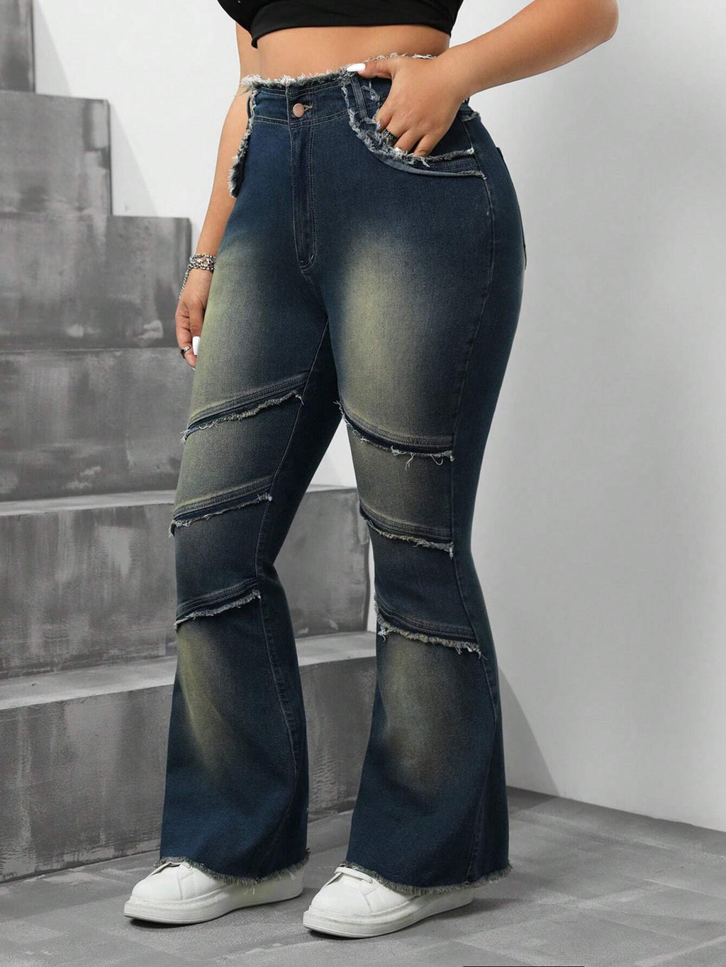 Plus Size Slim Fit Flared Jeans – Frayed Hem Y2K Stretch Denim Pants for Women