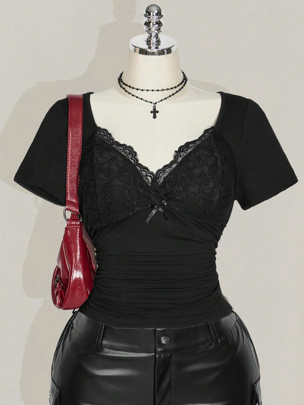 Plus Size Lace Splicing Ruched Knit Top – Elegant V-Neck Fitted Spring Summer T-Shirt for Women