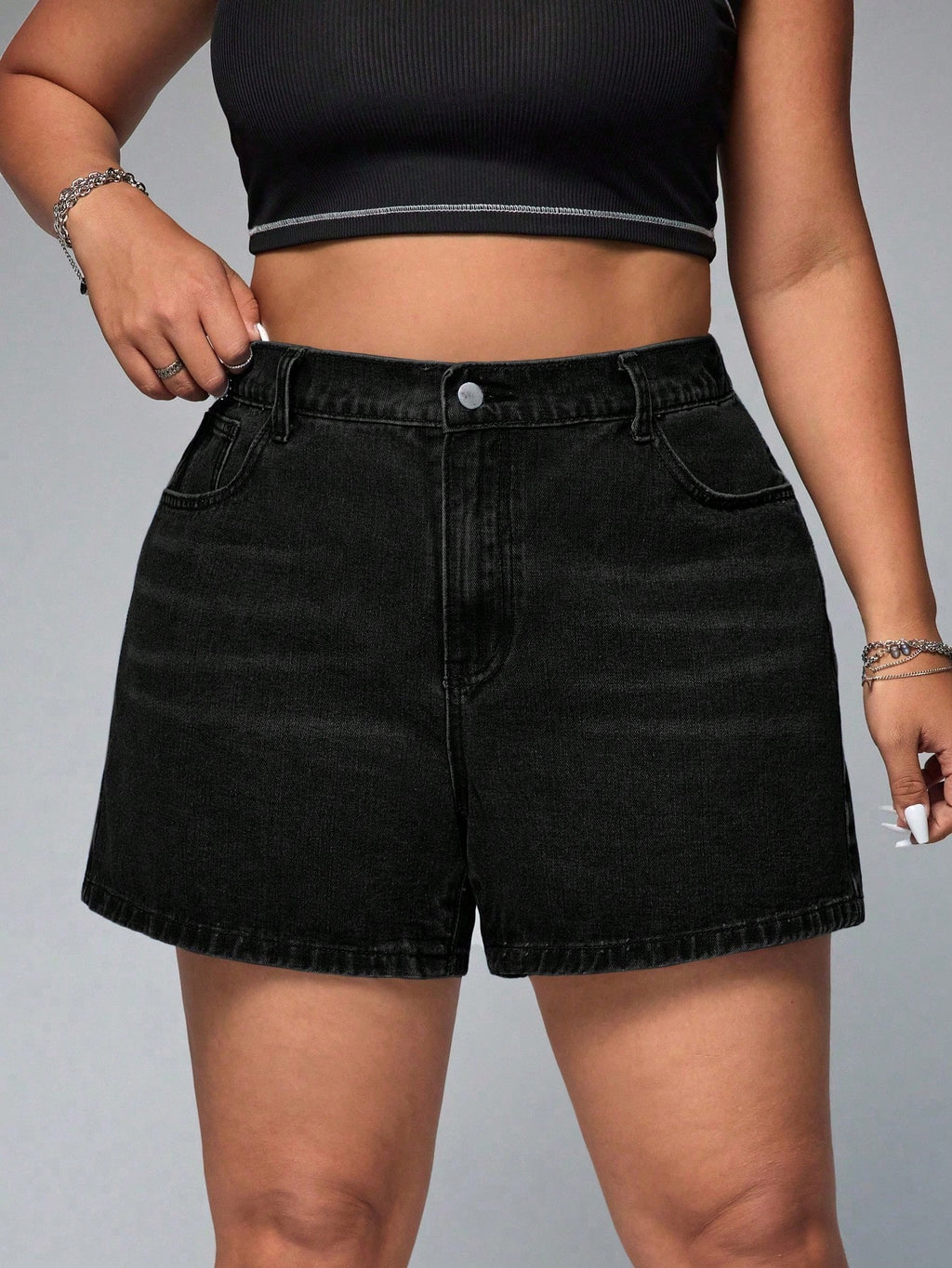 Plus Size Casual Denim Shorts – Trendy Summer Streetwear Shorts for Women