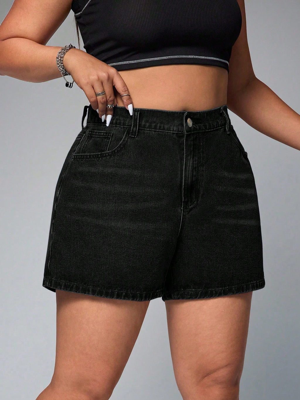 Plus Size Casual Denim Shorts – Trendy Summer Streetwear Shorts for Women
