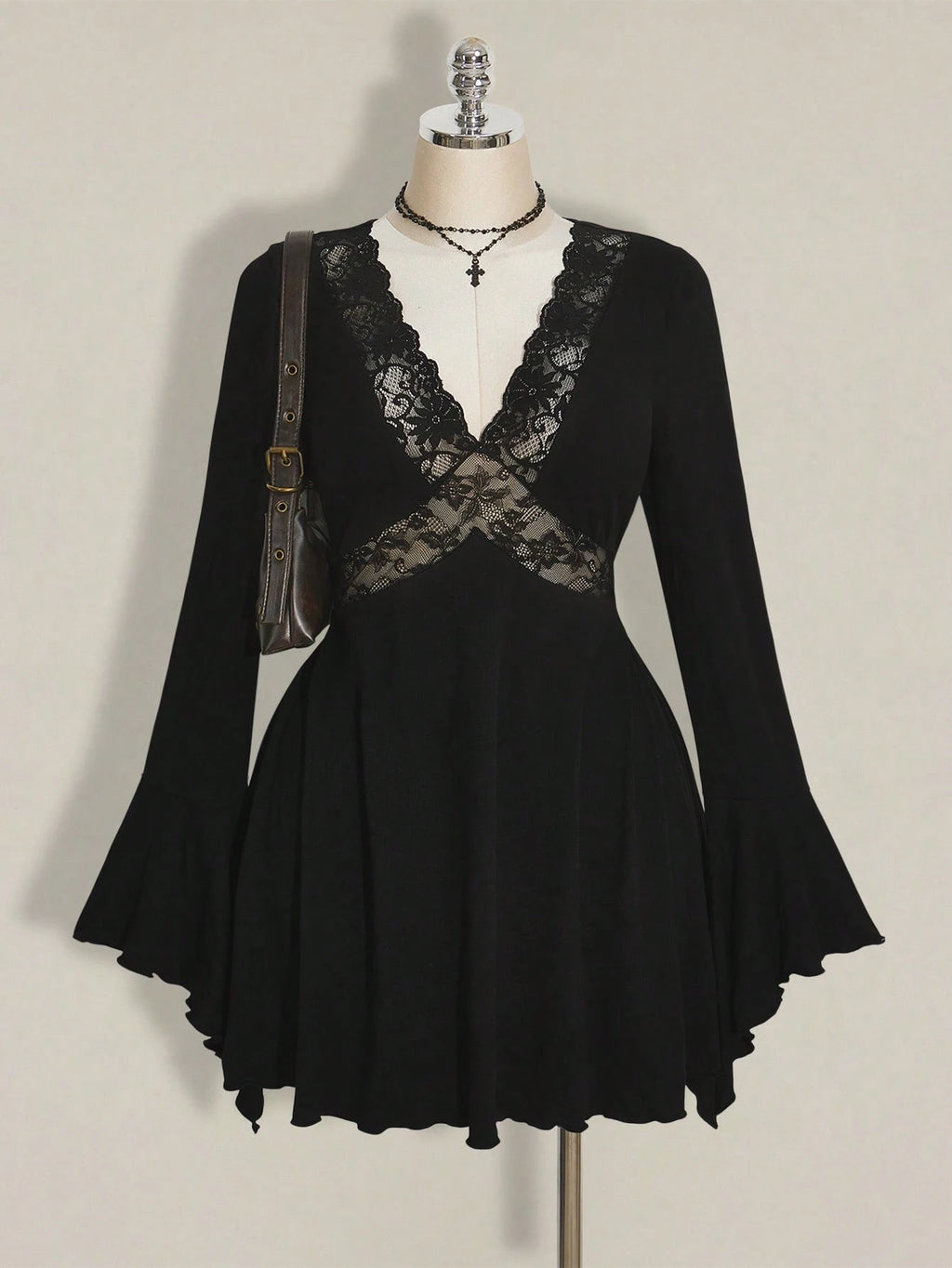 Plus Size Y2K Lace Trim Knit Dress – Elegant V-Neck Flared Sleeve Party Dress for Women