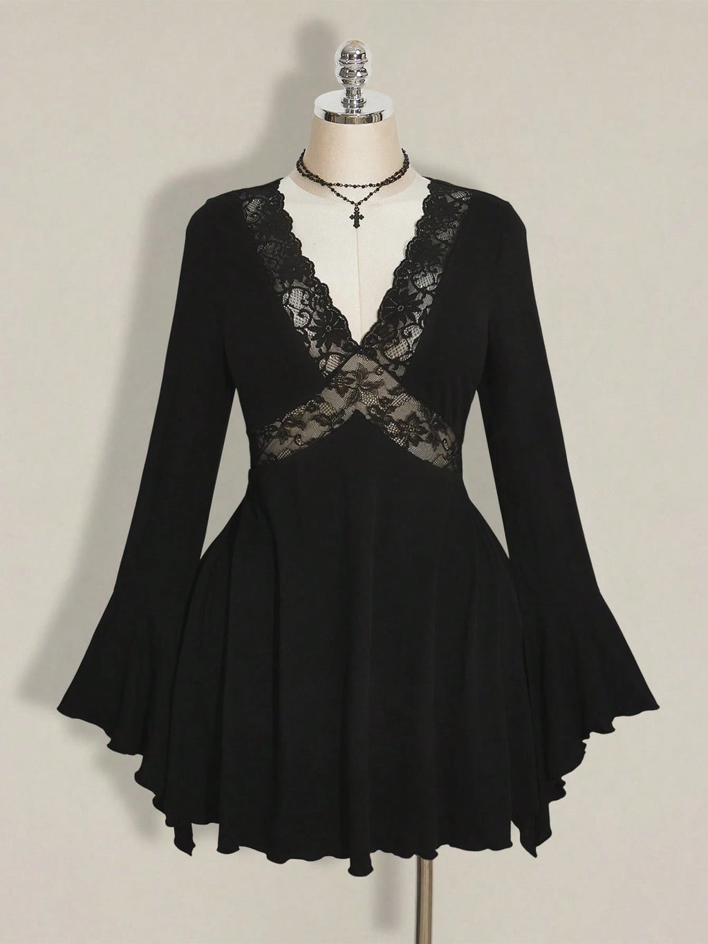 Plus Size Y2K Lace Trim Knit Dress – Elegant V-Neck Flared Sleeve Party Dress for Women