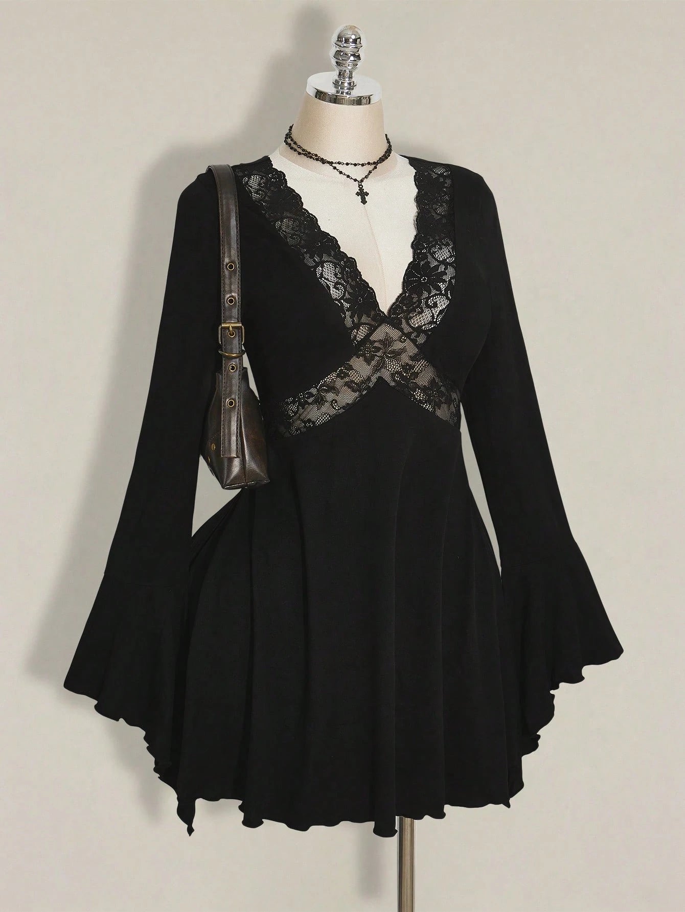 Plus Size Y2K Lace Trim Knit Dress – Elegant V-Neck Flared Sleeve Party Dress for Women