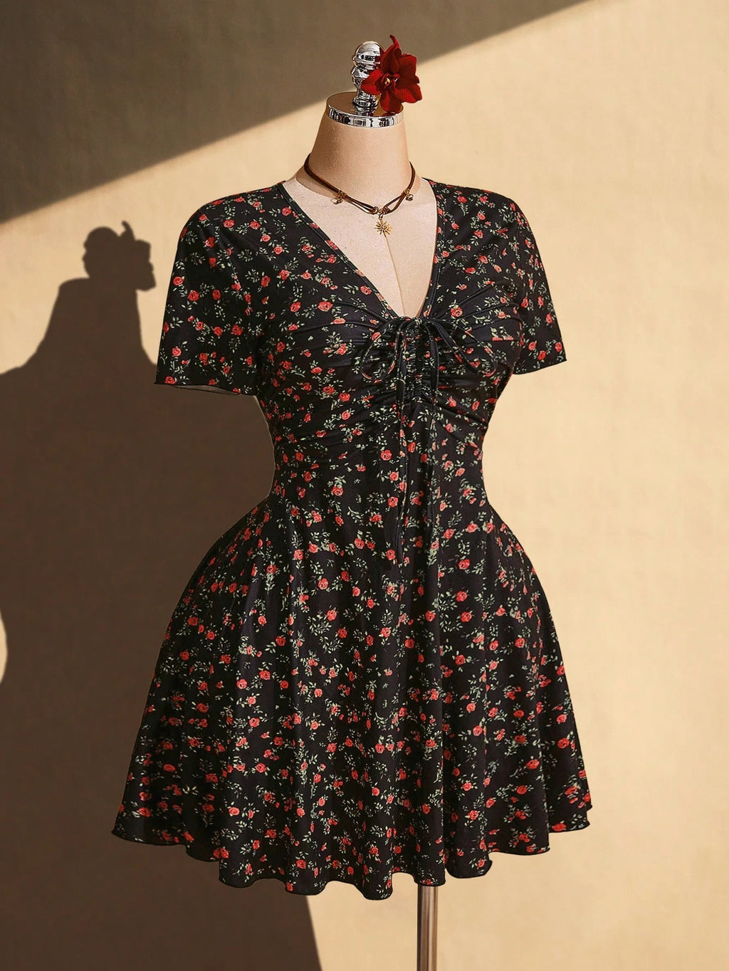 Plus Size Y2K Floral Tie-Up Dress – Retro V-Neck Gathered Summer Vacation Dress for Women