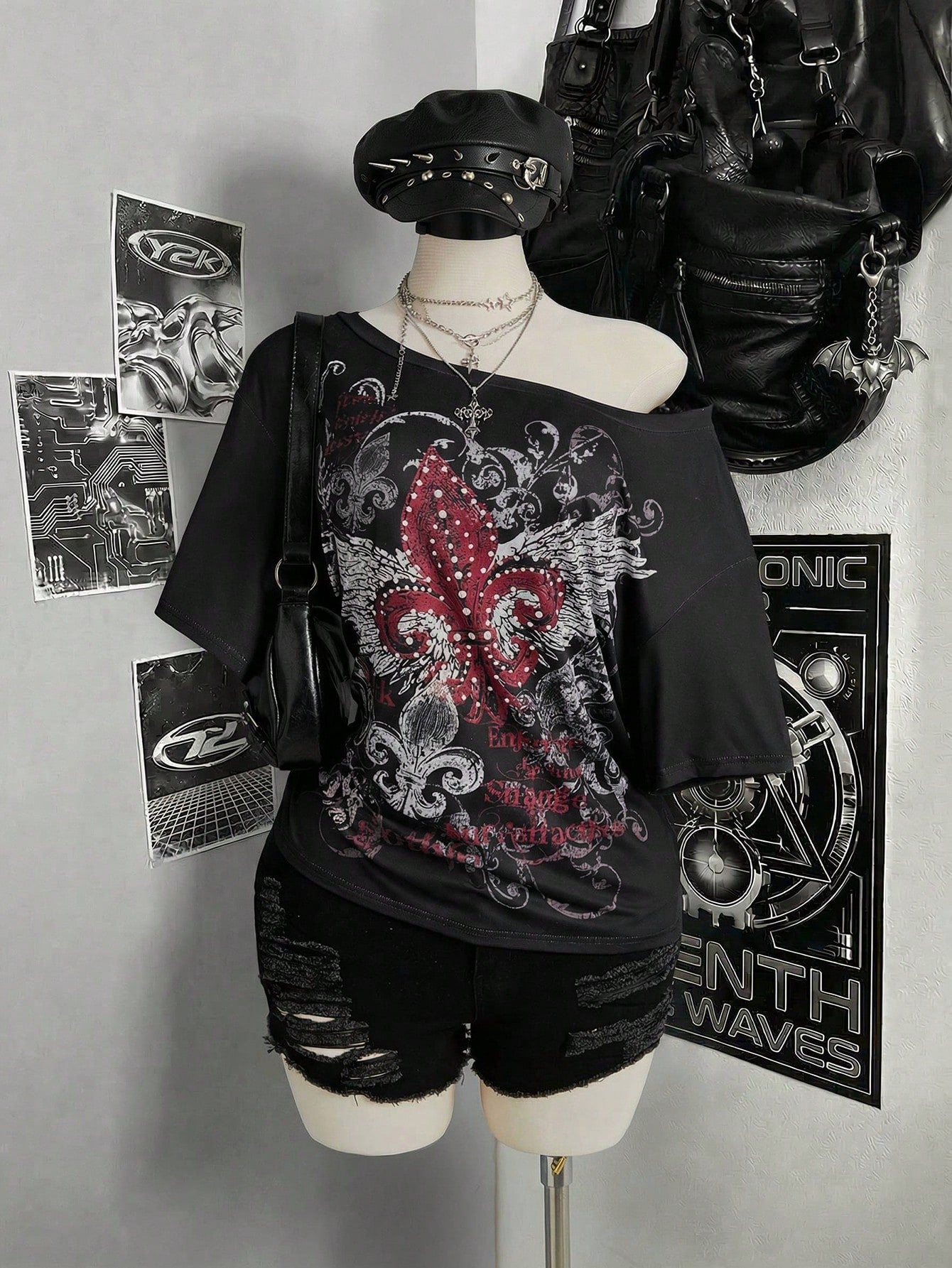 Plus Size Grunge Cross Print T-Shirt – Y2K Asymmetrical Shoulder Casual Top for Women