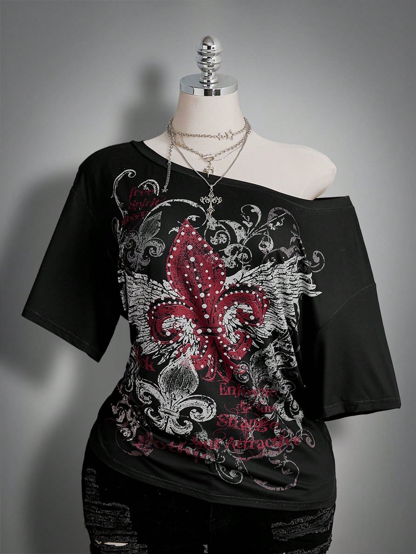 Plus Size Grunge Cross Print T-Shirt – Y2K Asymmetrical Shoulder Casual Top for Women