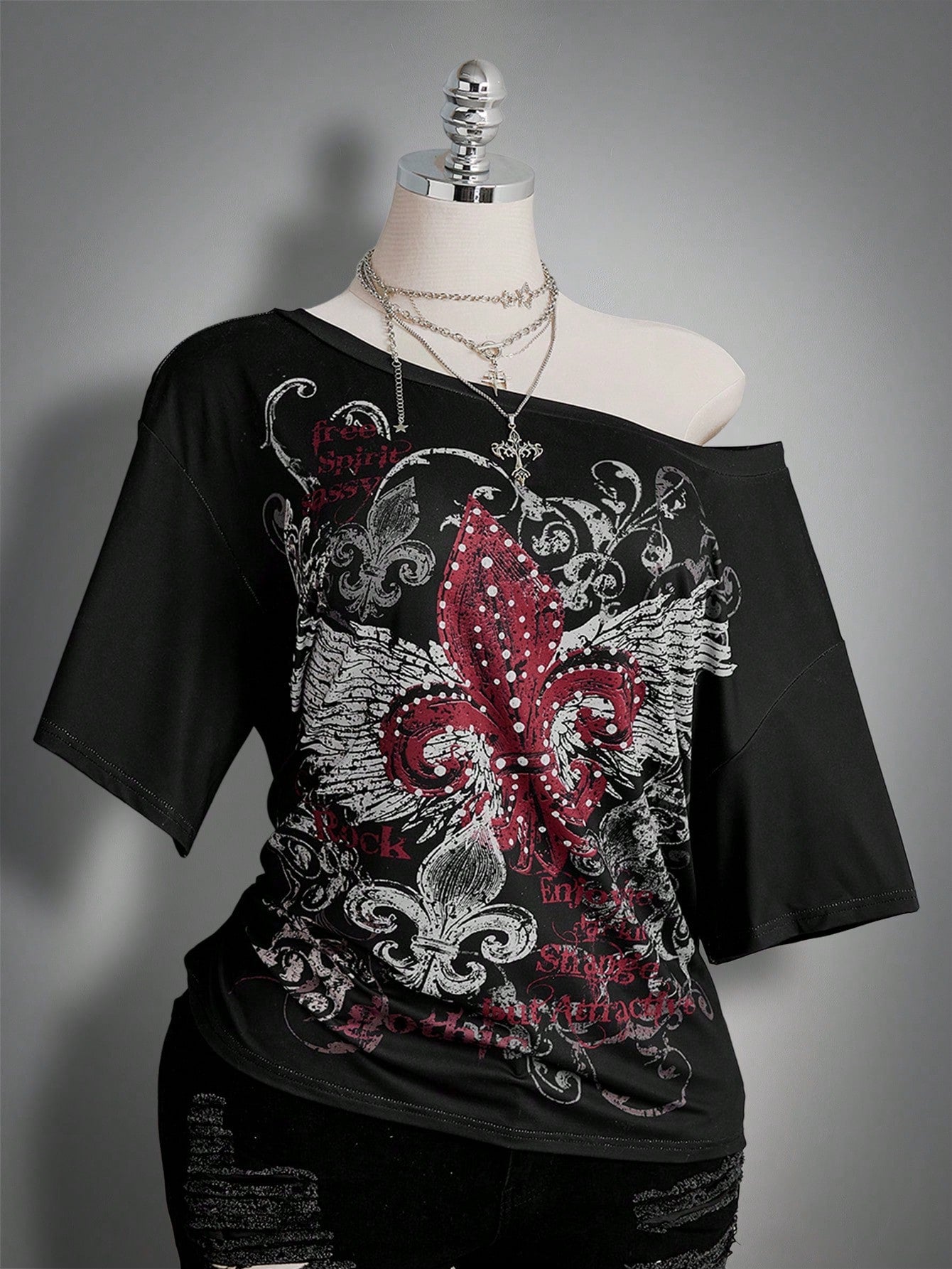 Plus Size Grunge Cross Print T-Shirt – Y2K Asymmetrical Shoulder Casual Top for Women