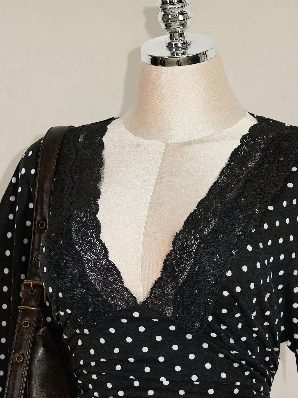 Plus Size Y2K Polka Dot Lace Patchwork Top – Sexy V-Neck Flare Sleeve Casual Blouse for Women