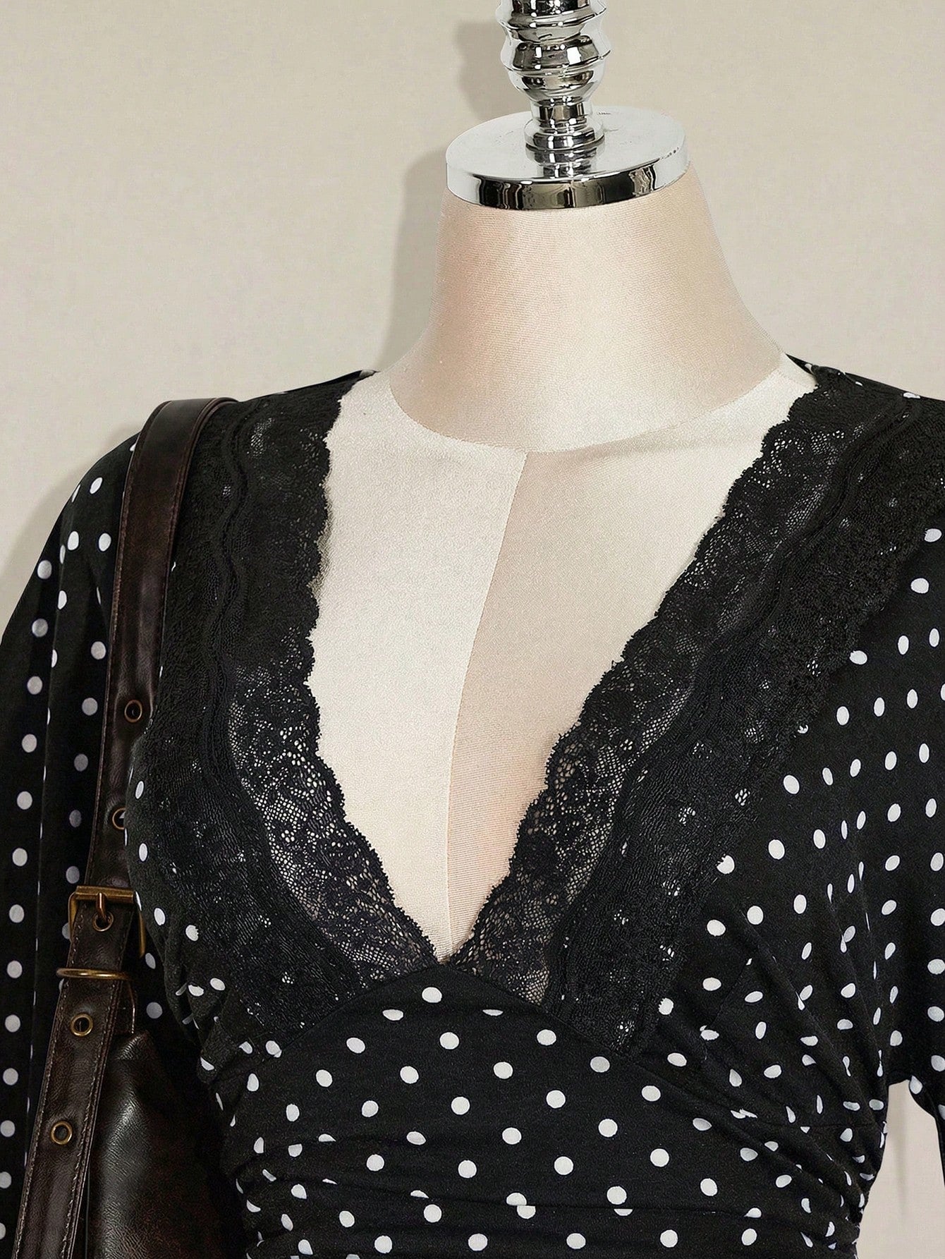 Plus Size Y2K Polka Dot Lace Patchwork Top – Sexy V-Neck Flare Sleeve Casual Blouse for Women