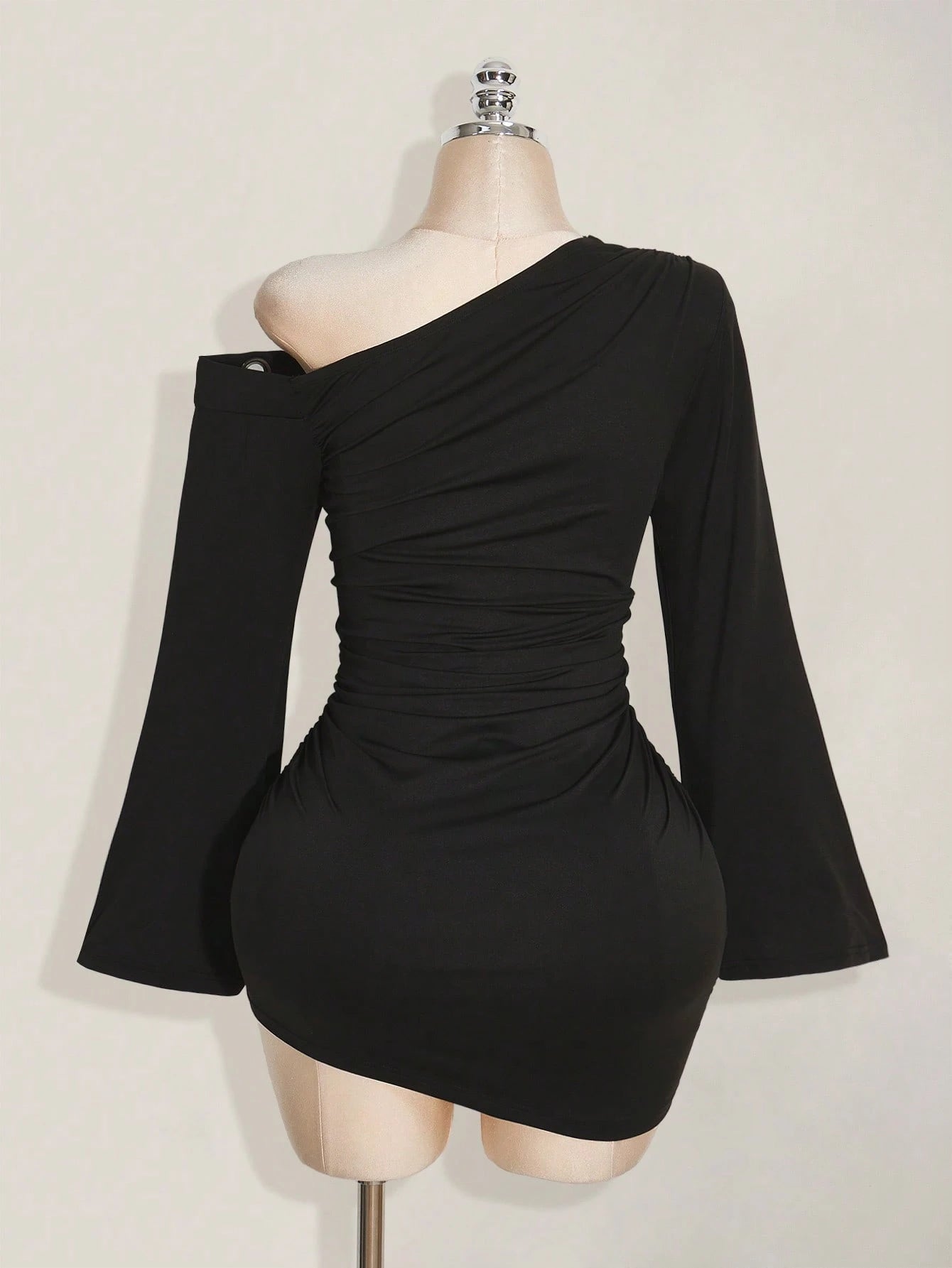 Plus Size Black Asymmetrical Y2K Dress – Metal Eyelet Slim Fit Flared Sleeve Dress for Women