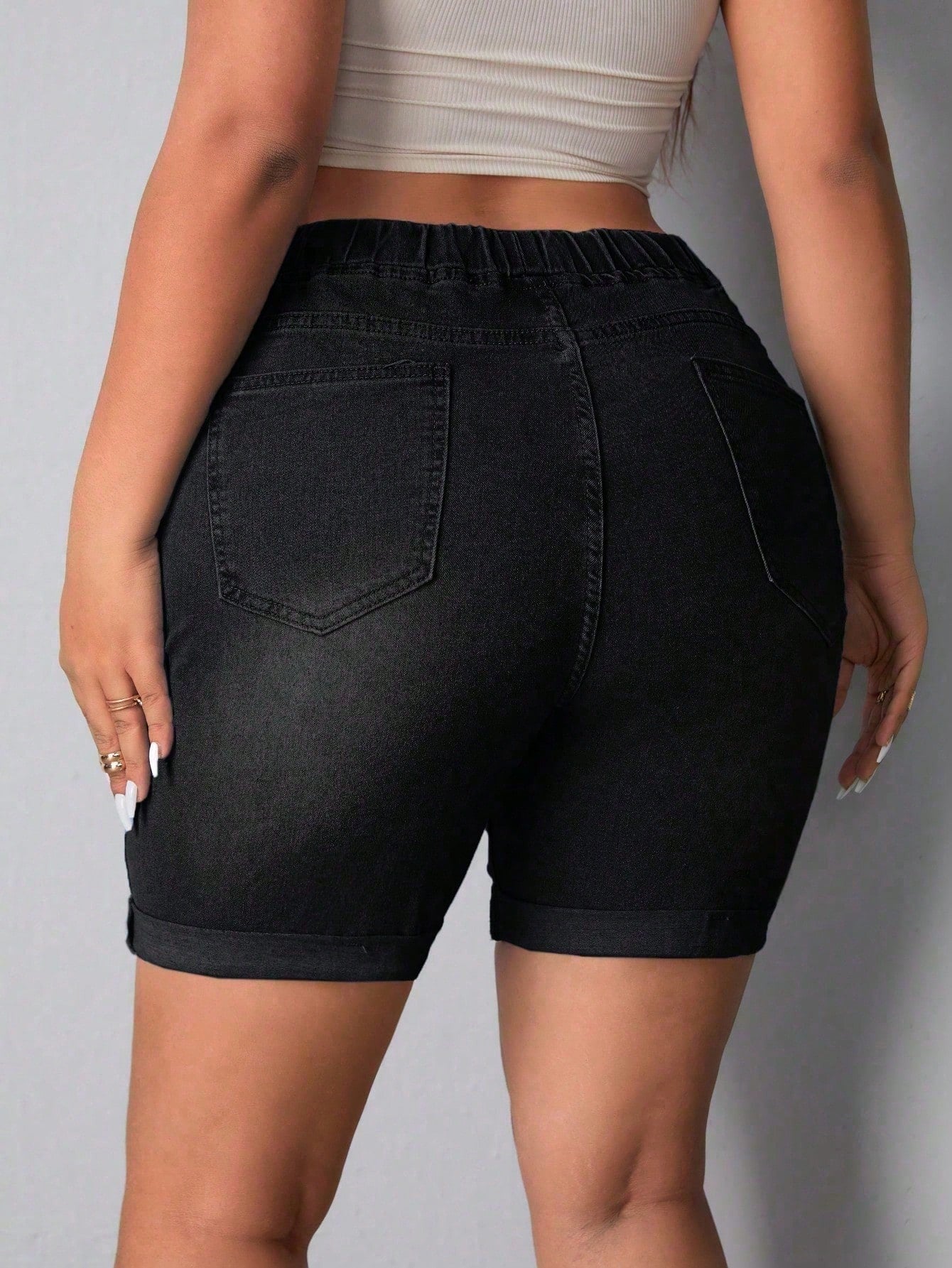 Plus Size Pocketed Denim Shorts – High Waist Casual Summer Jean Shorts for Women