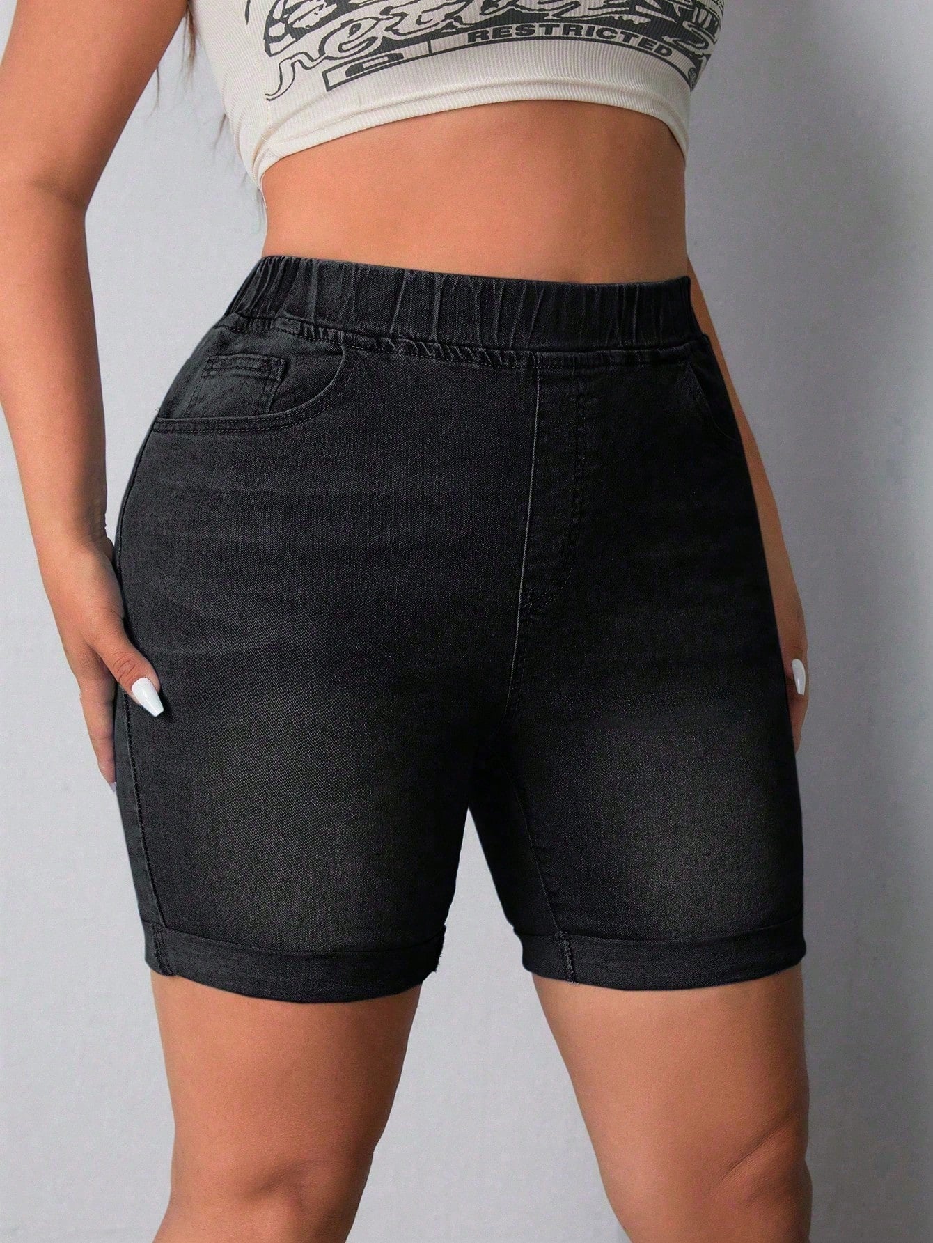 Plus Size Pocketed Denim Shorts – High Waist Casual Summer Jean Shorts for Women