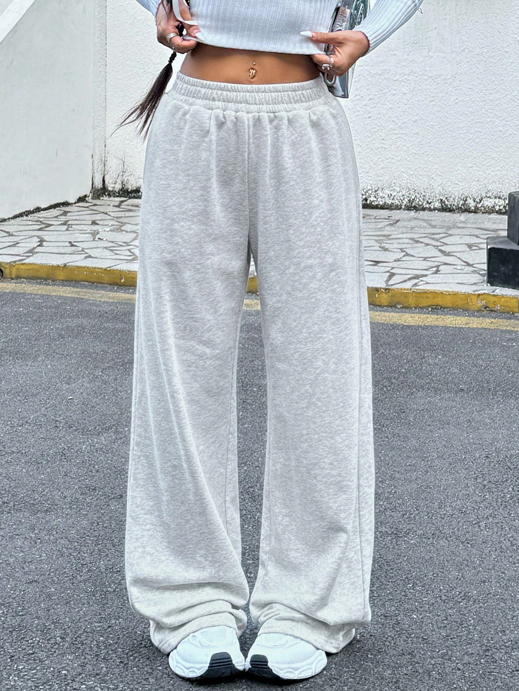 Women’s Grey Loose Fit Sweatpants – Casual Sports Jogger Pants for Everyday Comfort