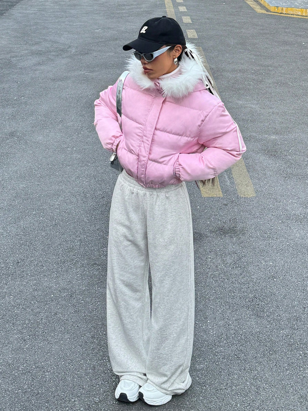 Women’s Grey Loose Fit Sweatpants – Casual Sports Jogger Pants for Everyday Comfort