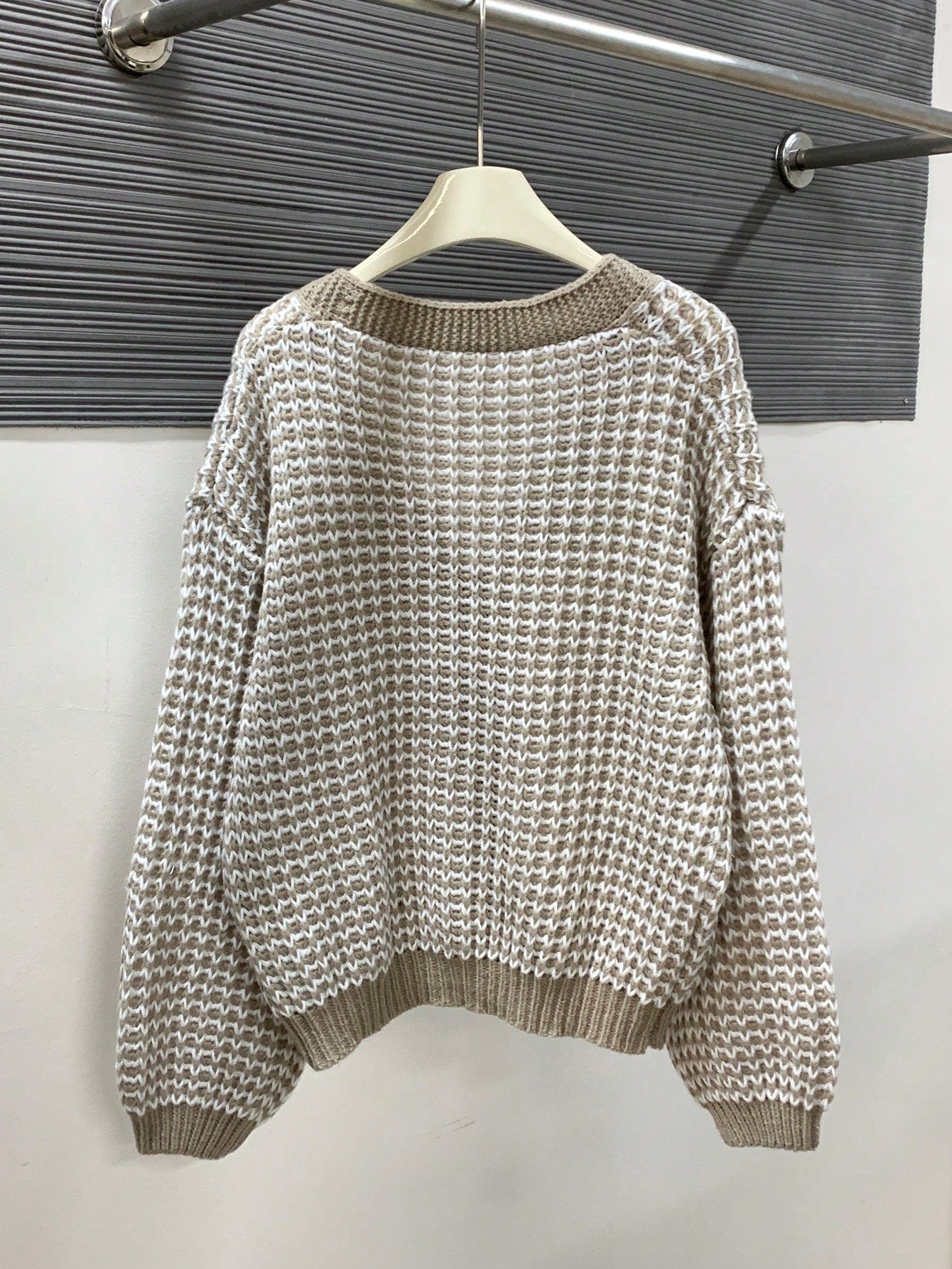 Women’s Plaid Print Button-Front Cardigan – V-Neck Long Sleeve Casual Knit Sweater Jacket
